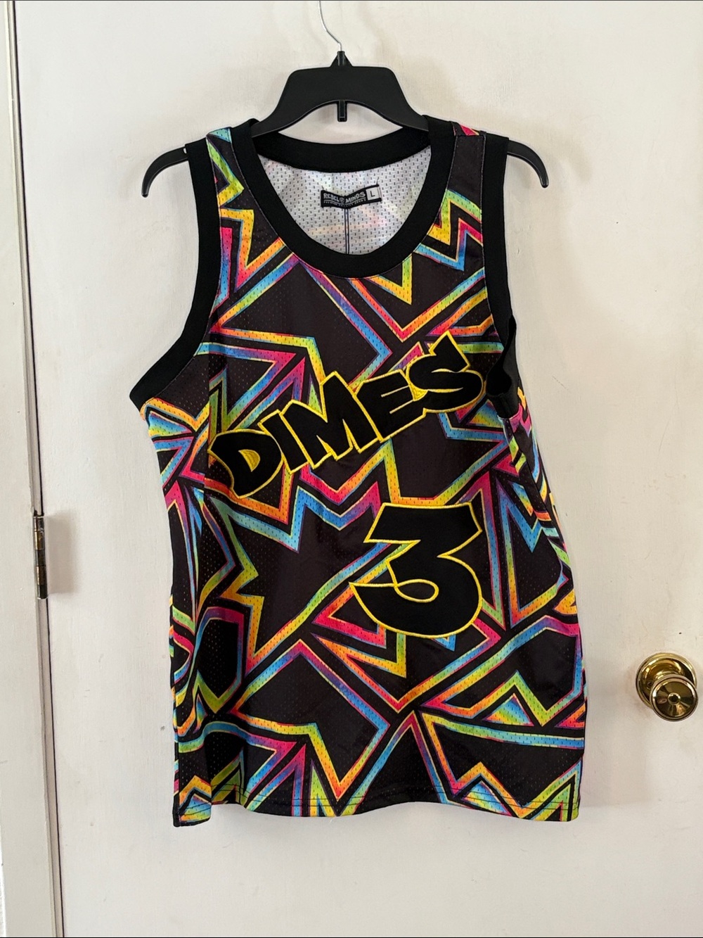 Rebel Minds black multicolored Dimes 3  basketball jersey Size Large
